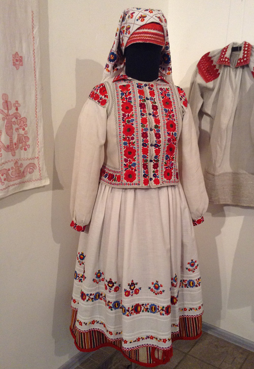 Ukrainian-embroidery77.jpg