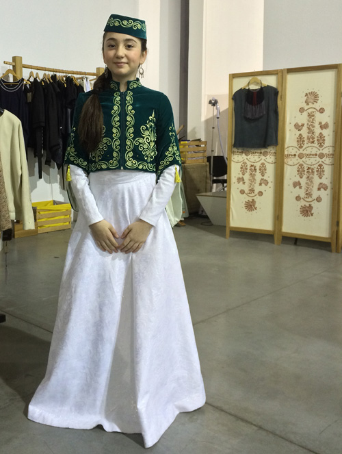 Crimean-Tatar-costume1.jpg