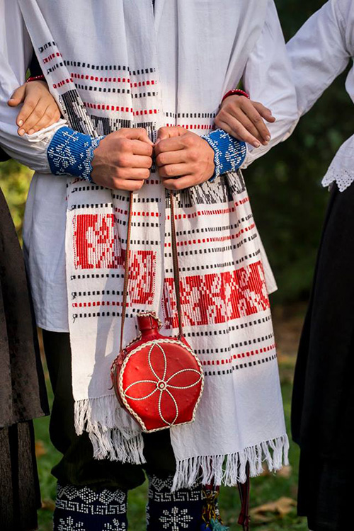 Serbian-costumes3.jpg