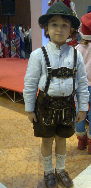 boy-in-lederhosen2.jpg